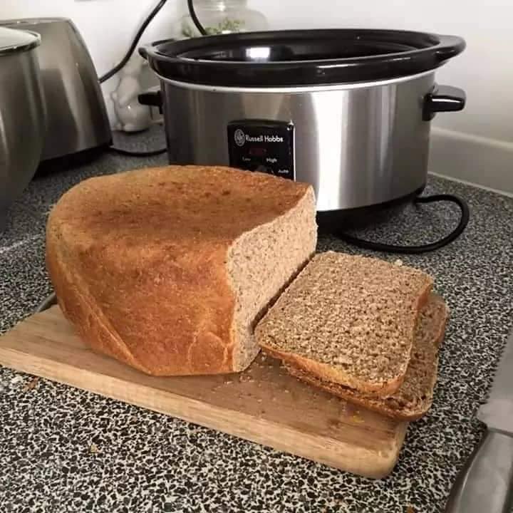 brown bread made in a slow cooker